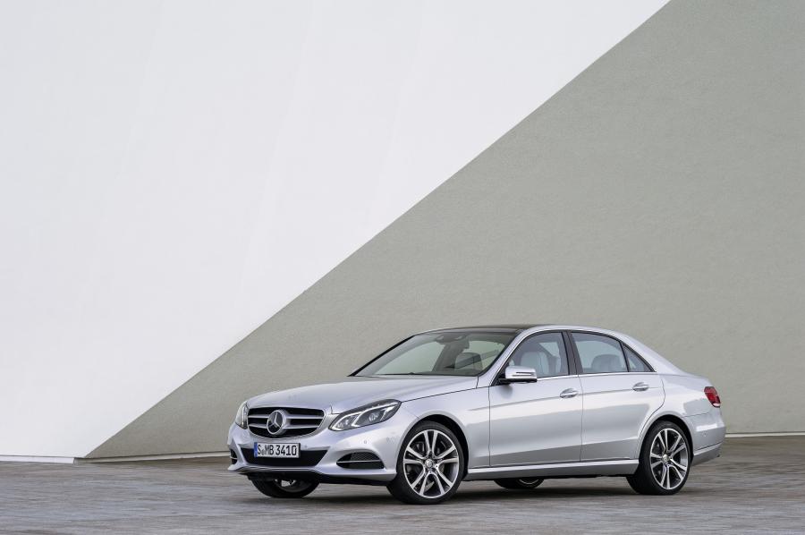  Mercedes-Benz E350 4Matic 2013 года  (фото 9 из 15)